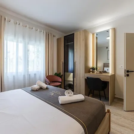 Loen Modern Seaside 3br By Pikhost Durres