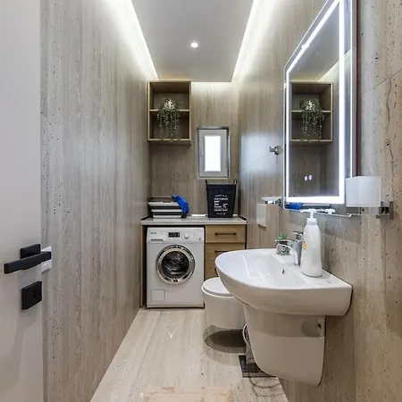 Loen Modern Seaside 3br By Pikhost Apartment Durres
